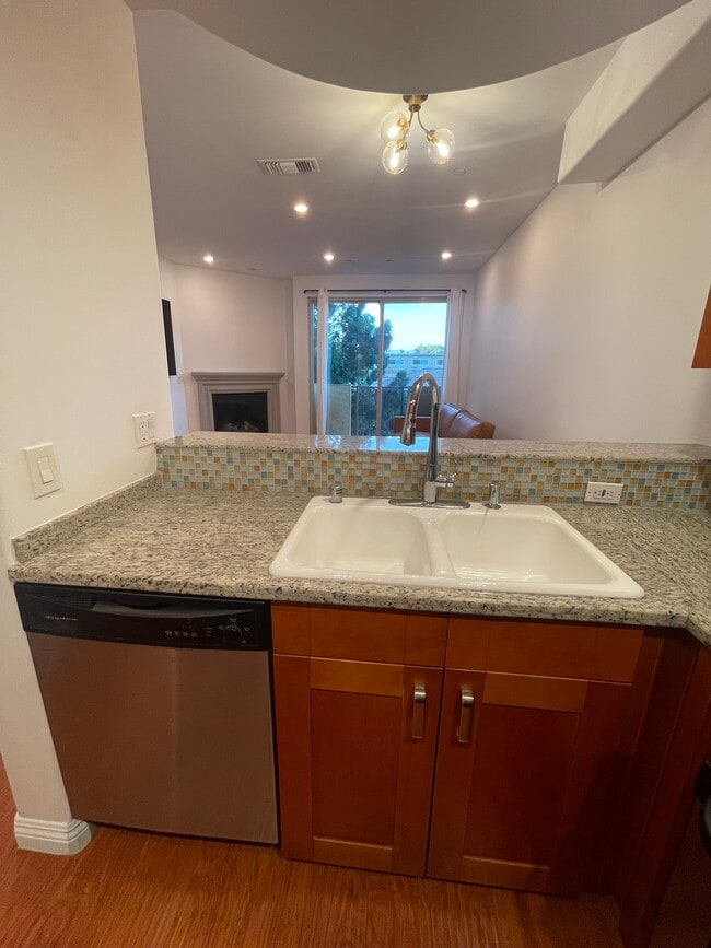 Foto del edificio - 5303 Satsuma Ave