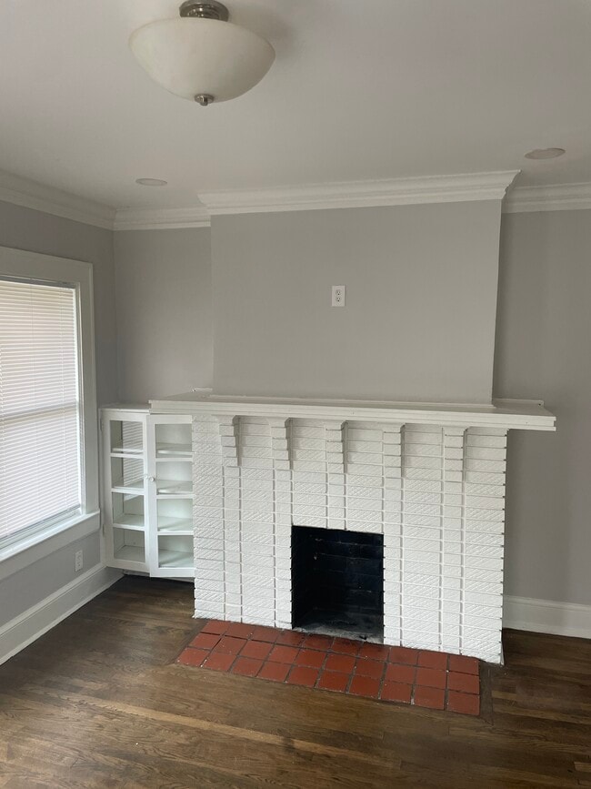 Building Photo - 998 Woodbourne Dr SW