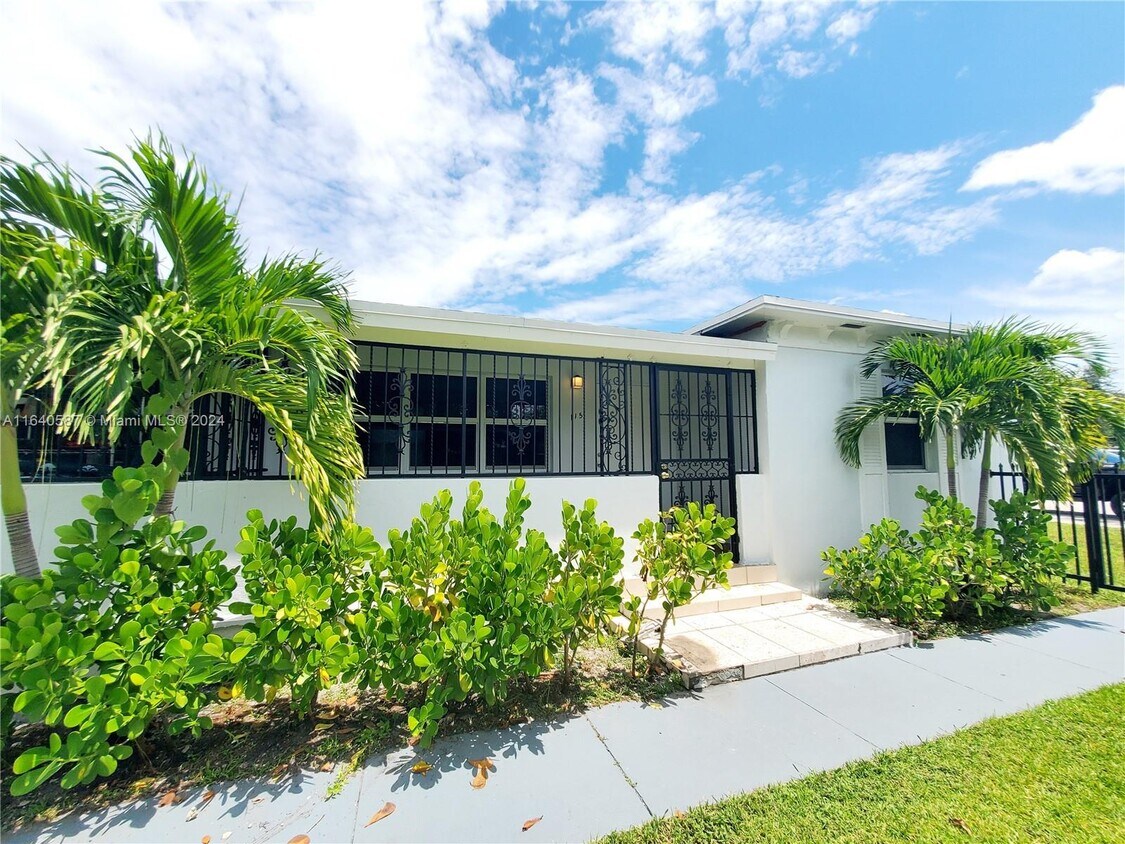 Foto principal - 115 NW 118th St