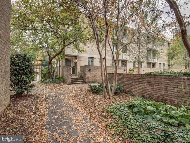 Foto del edificio - 1265 Delaware Ave SW