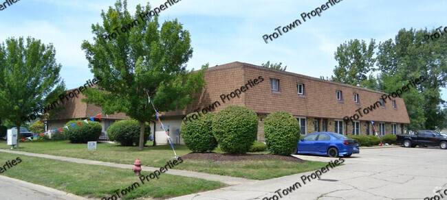 Building Photo - 674 Meadowood Ln