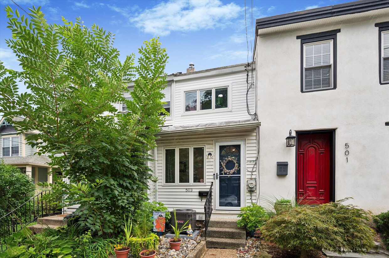 Primary Photo - 503 N Olive St