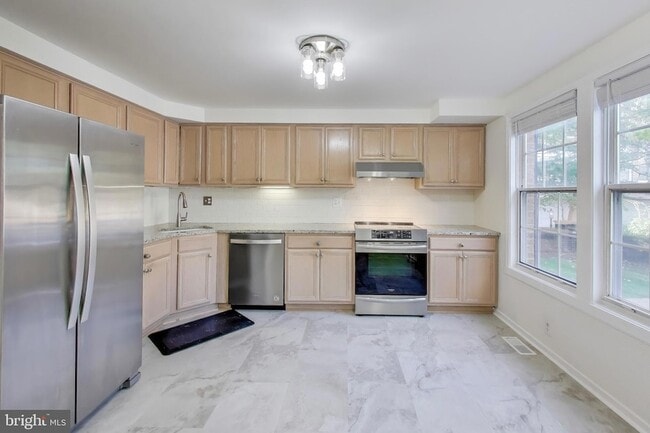 Photo - 8932 Barrowgate Ct Townhome