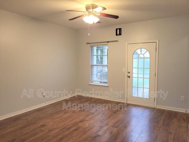 Building Photo - 4870 Tangerine Cir