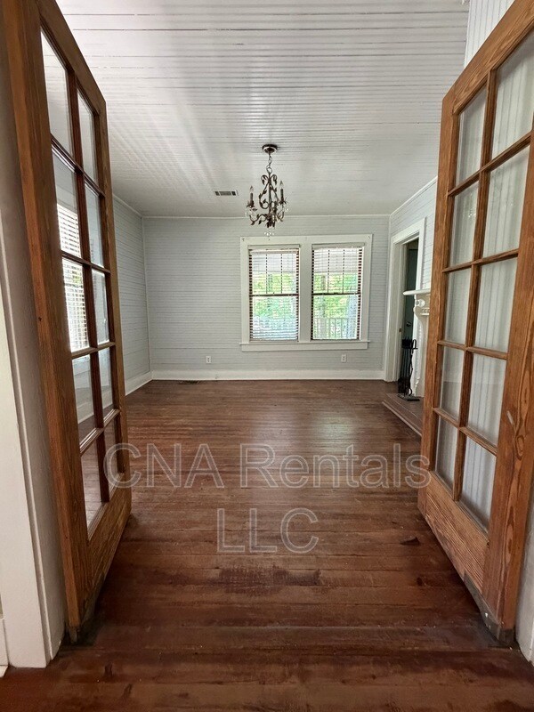 Foto del edificio - 170 Red Bank Rd