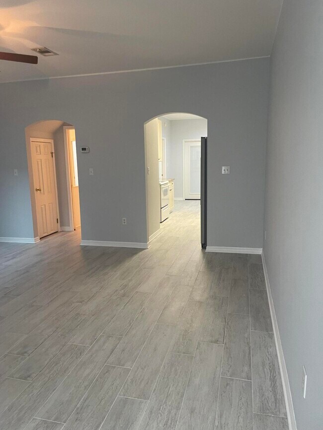 Building Photo - 1321 Treasure Cove