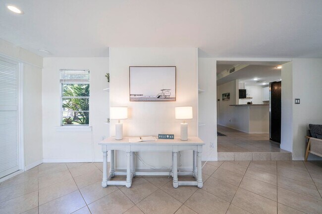 Foto del edificio - 4464 E Riverside Dr