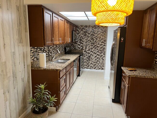 Foto del edificio - 5201 Vineland Rd