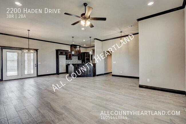 Building Photo - Custom Home in Desirable Cottonwood Creek!