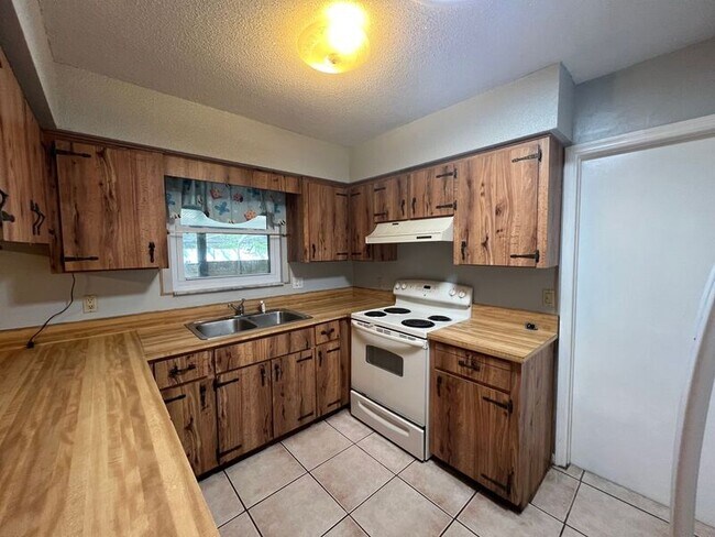 Foto del edificio - 2904 Sabal Palm Dr