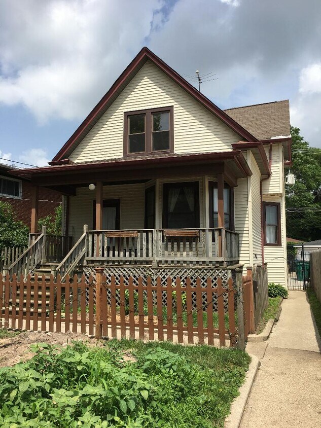 Foto principal - 7228 N Rogers Ave