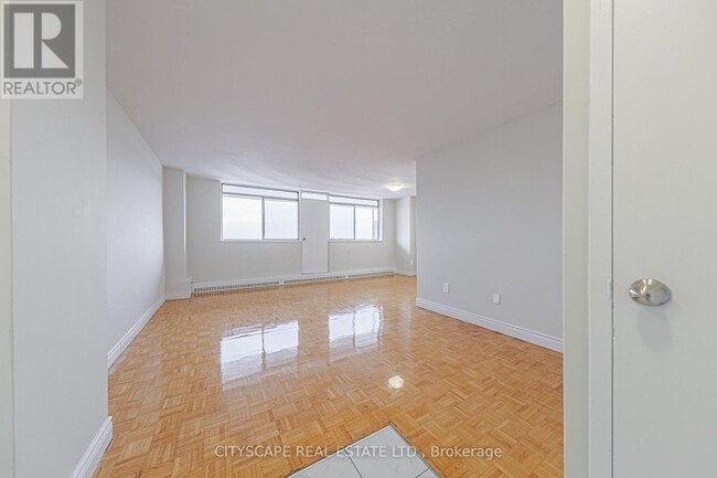 Building Photo - 100-100 Rowena Dr
