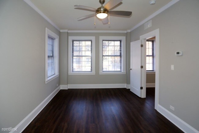 Foto del edificio - 817 W Lakeside Pl