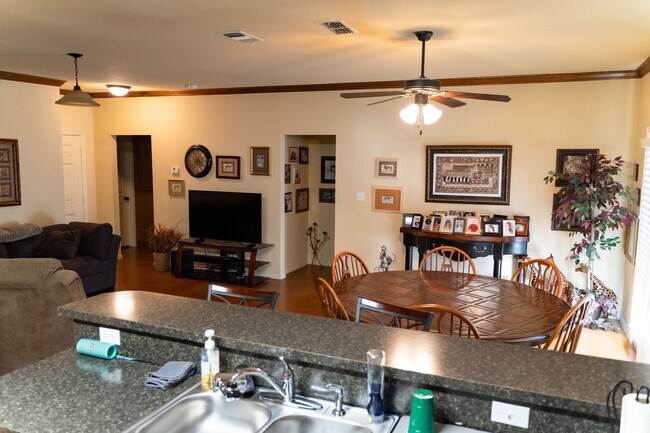 Foto del edificio - 103 Brock Hill Ln
