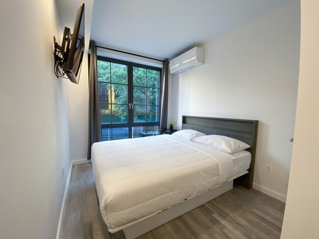 Building Photo - 433 West 53rd Street