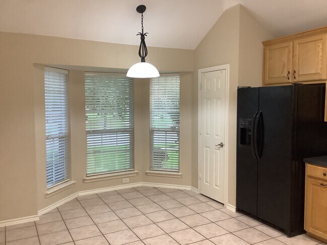 Foto del edificio - 4410 Shady Elm Dr