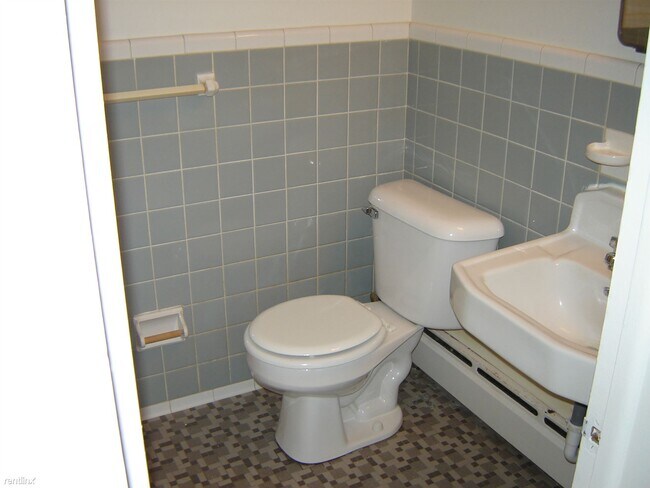 Foto del edificio - Studio, 1 bath  - 1019 Arbordale 2