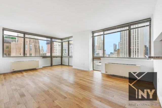 Foto principal - 4 bedroom in New York NY 10038