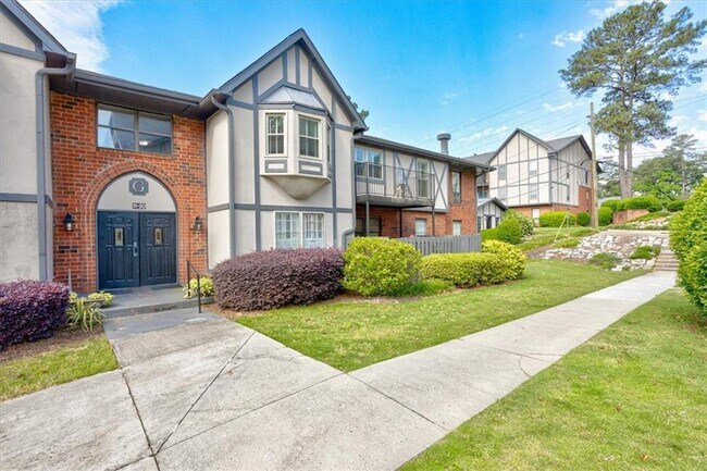 Foto del edificio - 6851 Roswell Rd