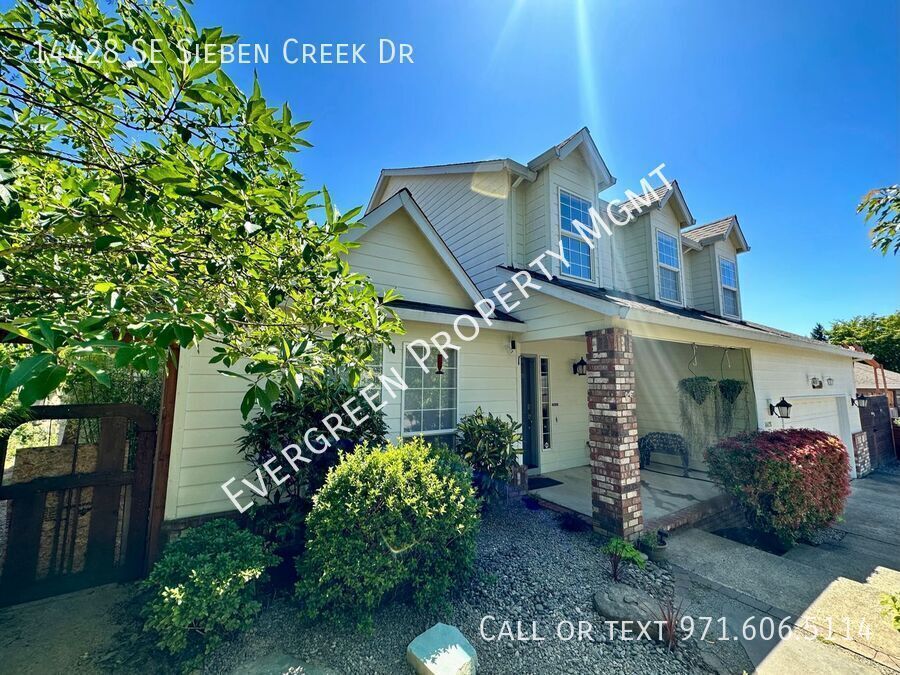 Primary Photo - Awe-Inspiring Home in Clackamas! | $2,995 ...