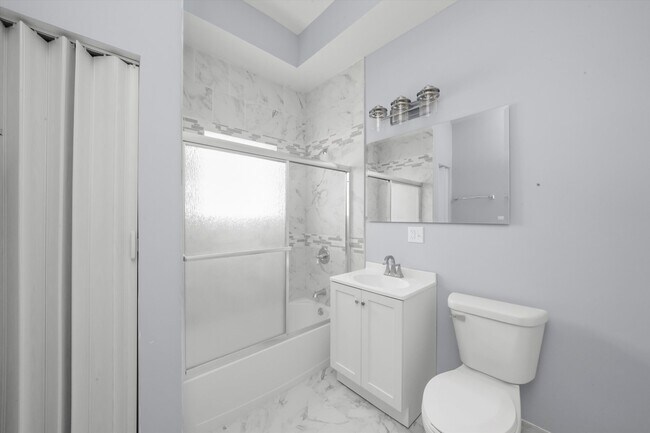 Building Photo - 4829 W 28th St