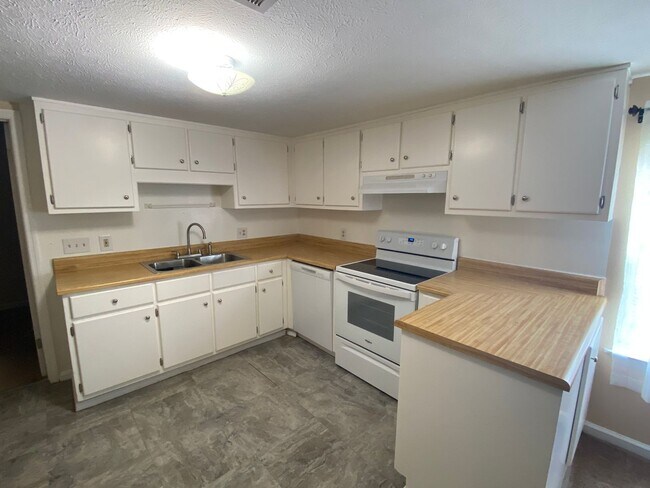 Building Photo - 1006 Massalina Dr