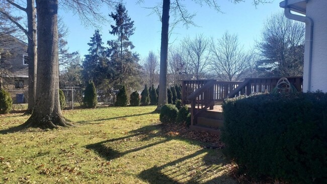 Building Photo - 2272 Oakhurst Dr