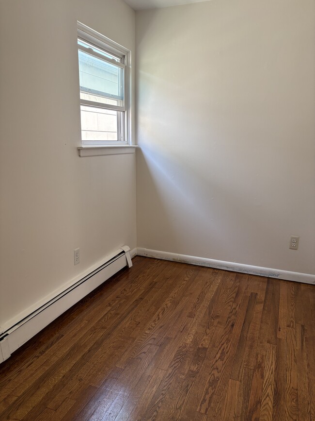 Building Photo - 224 71st St