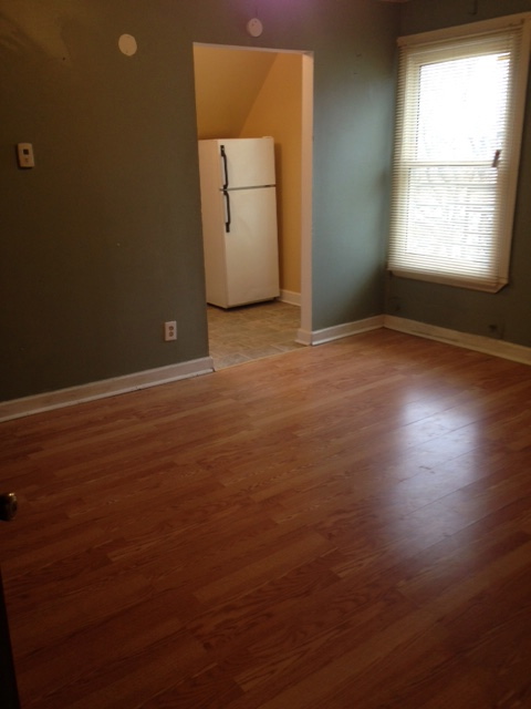 Apartamento 4 - 163 Leighton Ave