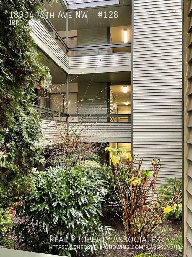 Foto del edificio - Condo in Shoreline - Richmond Beach