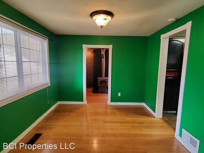 Building Photo - 3 br, 2.5 bath House - 9415 Lexington Ave SW