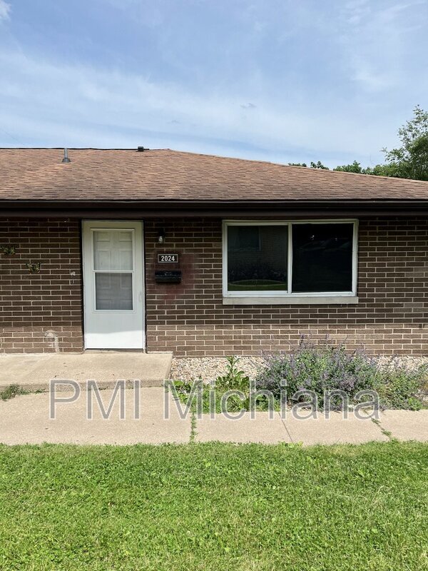 Primary Photo - 2024 Lathrop St