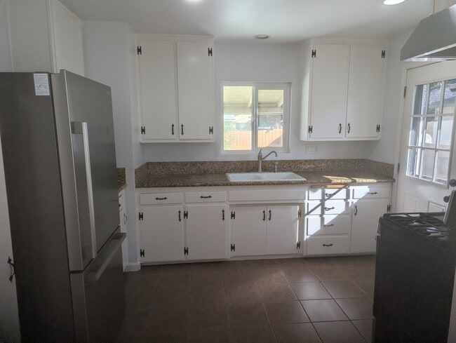 Foto del edificio - 1428 S F St