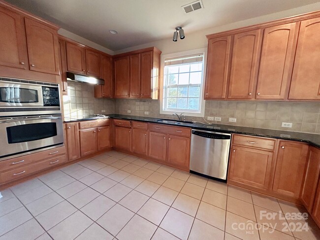 Building Photo - 14705 Provence Ln