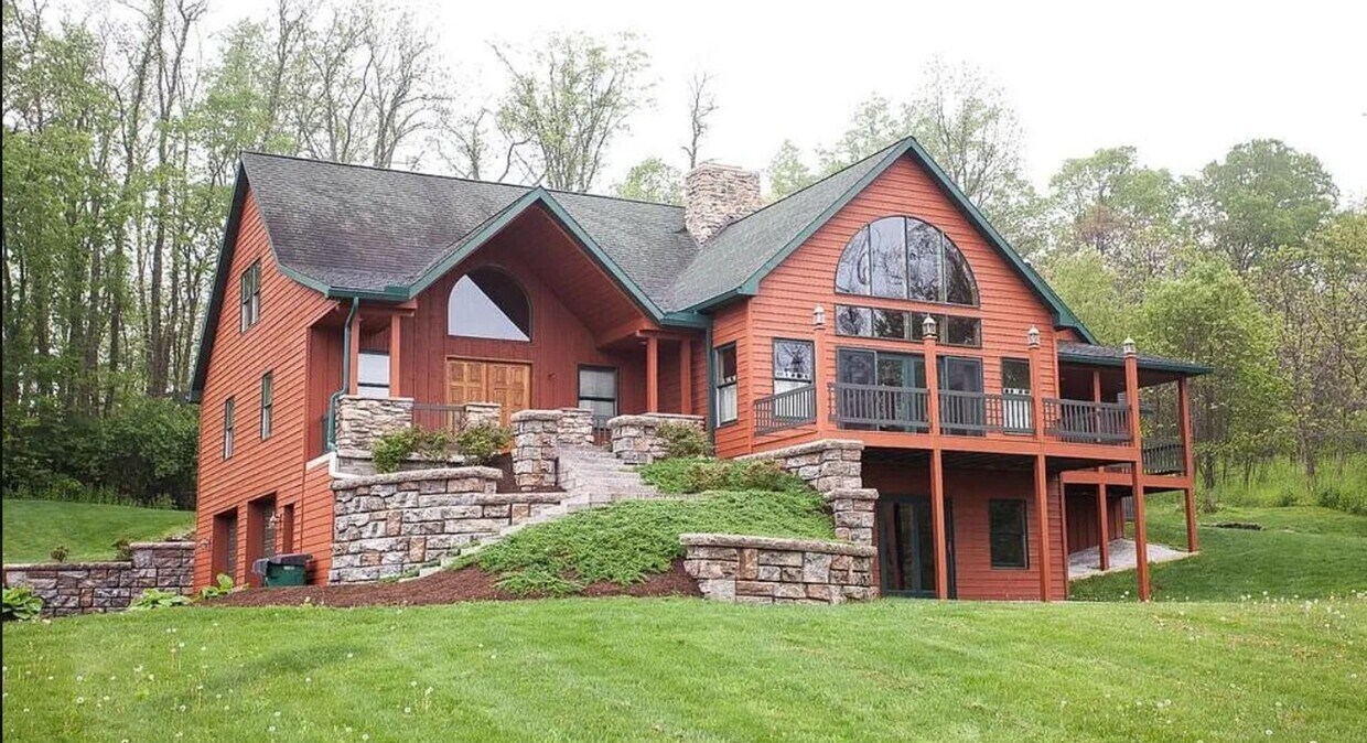 Primary Photo - One of a kind 4 bedroom home on 4+ Acres