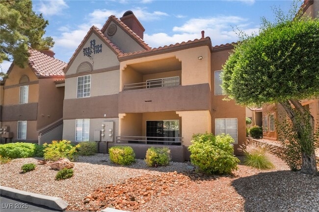 Building Photo - 2200 S Fort Apache Rd