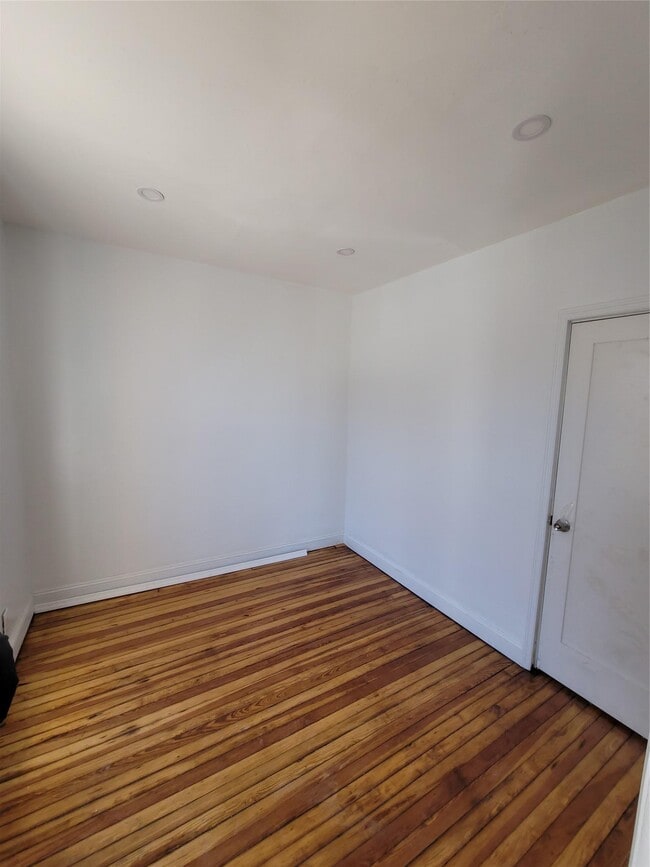 Building Photo - 2588 Bedford Ave