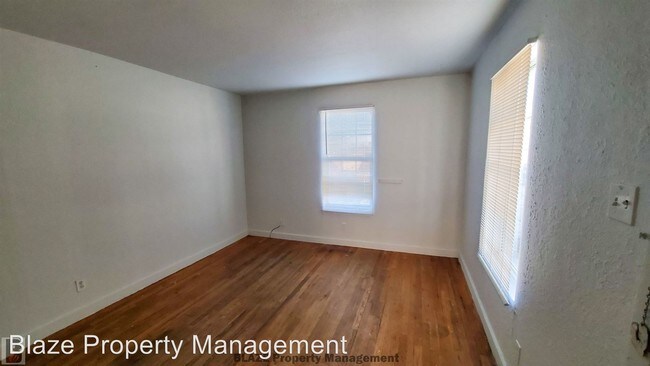 Building Photo - 809 S Bryan St