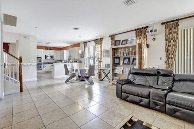 Foto del edificio - 5078 SW 183rd Ave