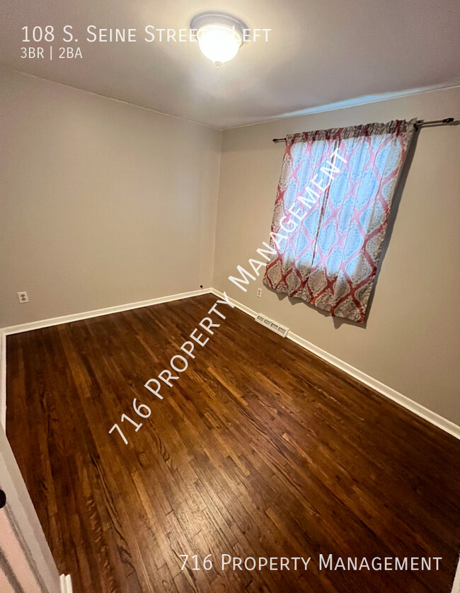 Foto del edificio - Cozy 3 BR, 1.5 Bath in Cheektowaga