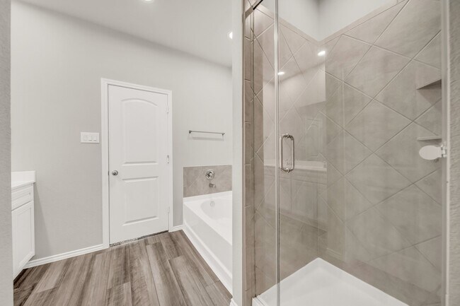 Foto del edificio - 9244 Inland Leather Ln