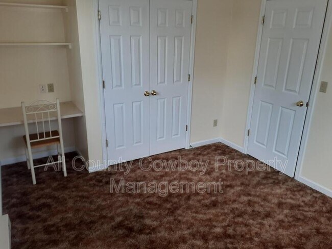 Building Photo - 1657 N 5th St