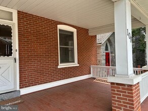 Building Photo - 108 Green St