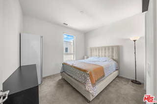 Foto del edificio - 10712 Parrot Ave
