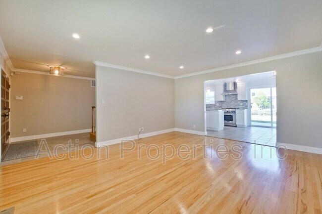 Building Photo - 2567 Horace Ave