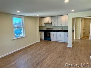 Building Photo - 71 E Main St