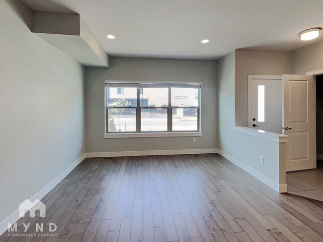 Building Photo - 4431 E Jewell Ave