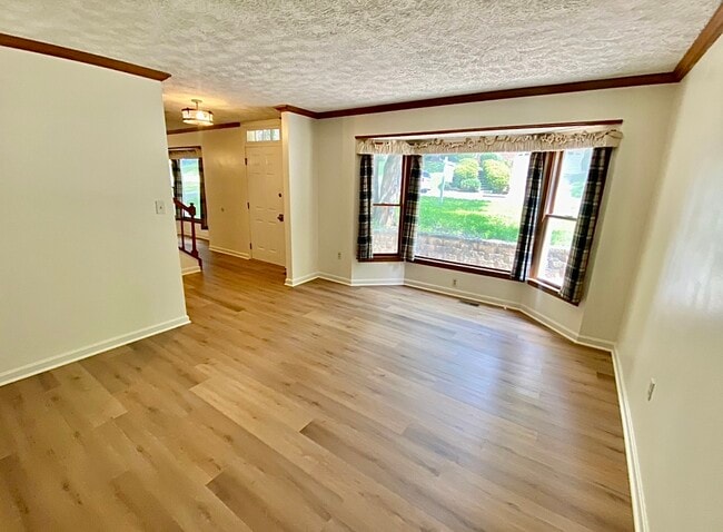 Foto del edificio - 15723 Edgewood Dr