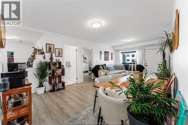 Building Photo - 3370 Stella Crescent