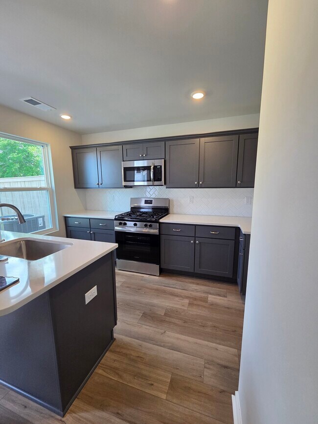 Building Photo - 681 Blossom Run